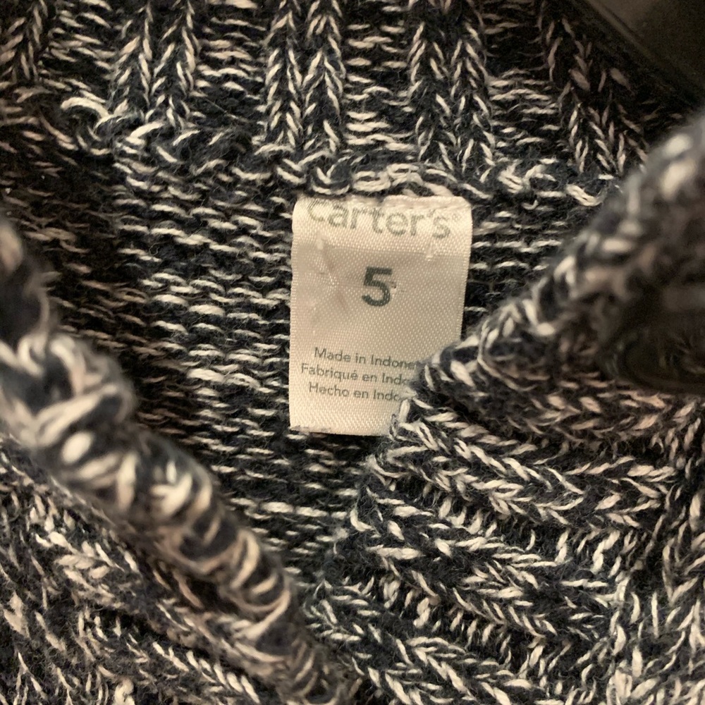Button down sweater - Picture 2 of 3